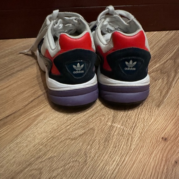 Adidas women’s size 8 - Picture 3 of 7